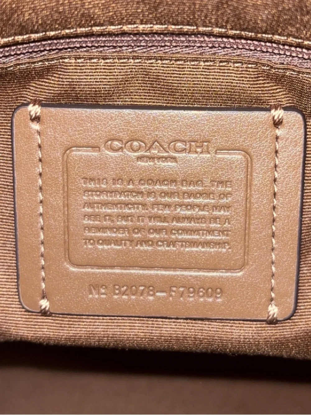 Coach 2020 Gallery Tote Bag in Signature Canvas w/ 2 matching wallets EUC - Picture 11 of 12
